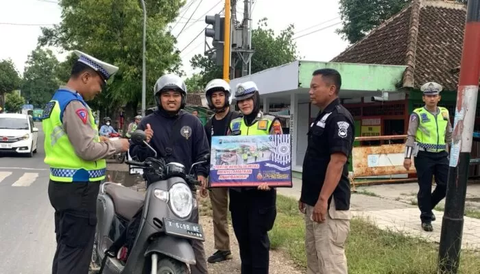 Operasi Keselamatan, Polres Blora Sosialisasi Tertib Berlalu Lintas Di Simpang 4 Karangjati 