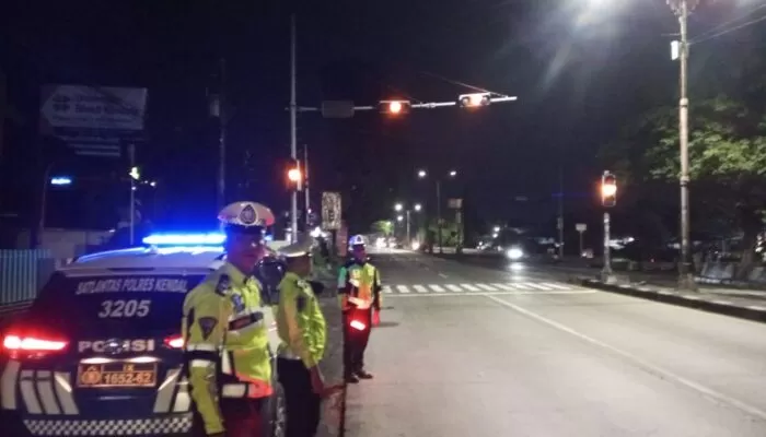 Tekan Angka Kejahatan dan Kecelakaan, Personel Sat Lantas Polres Kendal Laksanakan Patroli BLP