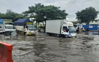 Kota Semarang Dikepung Banjir Akibat Cuaca Ekstrem