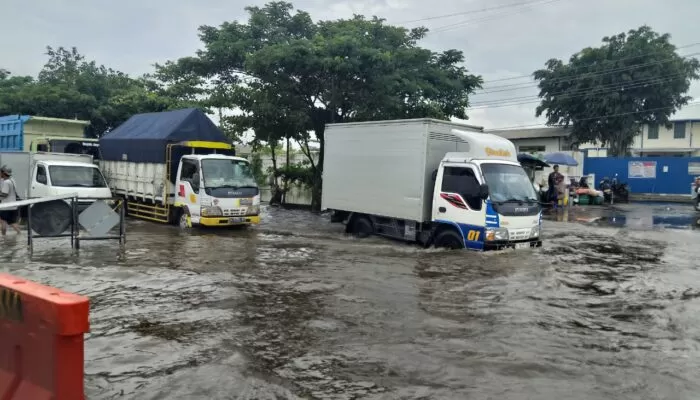 Kota Semarang Dikepung Banjir Akibat Cuaca Ekstrem