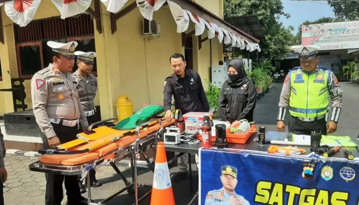 Sat Lantas Polres Kendal Periksa Peralatan Satgas Quick Respon Songsong Arus Mudik Lebaran 2024