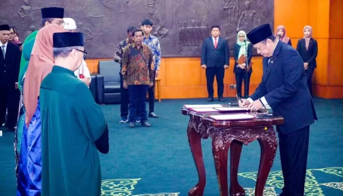 Lantik PAW Anggota MPR, Bamsoet Ajak Seluruh Elemen Bangsa Perkuat Persatuan Indonesia