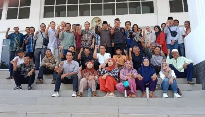 Menjelang Pembacaan Tuntutan JPU Kasus Dugaan Pemalsuan Girik, Warga Jatikarya Setia Mengawal Proses Persidangan