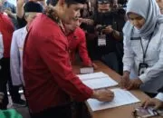 Paslon Marsono Saifulhaq Mayyazi Mendaftar Ke KPUD Boyolali Dikawal Massa PDI Perjuangan, PKS dan PPP