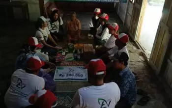 KSM Community dan Econext Venture Grobogan Berikan Bantuan Masyarakat Kecil