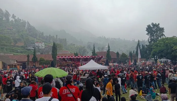 Ribuan Simpatisan Andika Hendi Padati Simpang PB IV Selo Boyolali