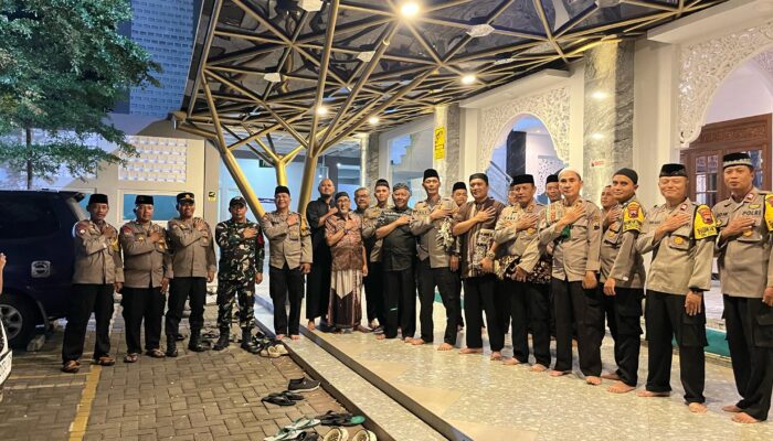 Safari Ramadhan Polrestabes Semarang: Giat Tarawih Keliling di Banyumanik Jaga Keamanan dan Kenyamanan Ibadah