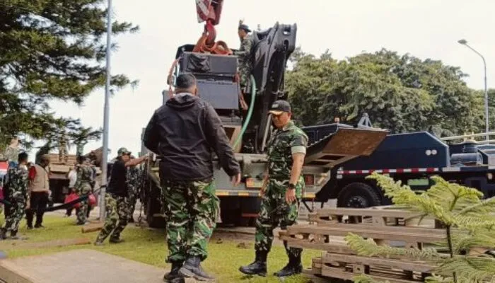 TNI AD Respon Cepat Buka Akses Jalan, Bangun Jembatan di Kemang Pratama