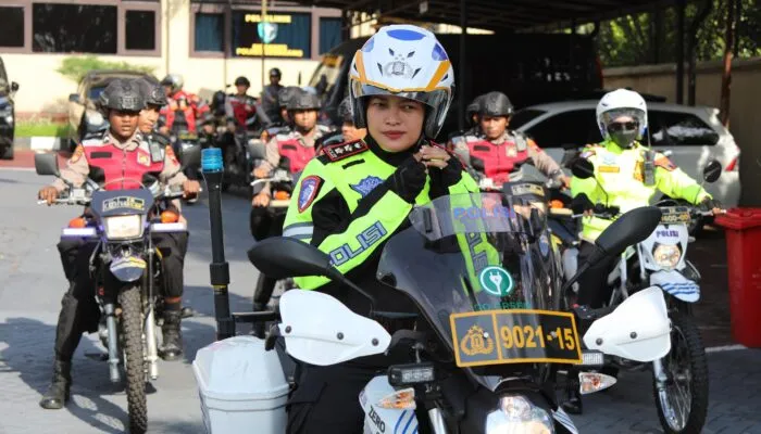 Kendarai sepeda motor, AKBP Ratna susuri jalan utama Kab. Semarang.