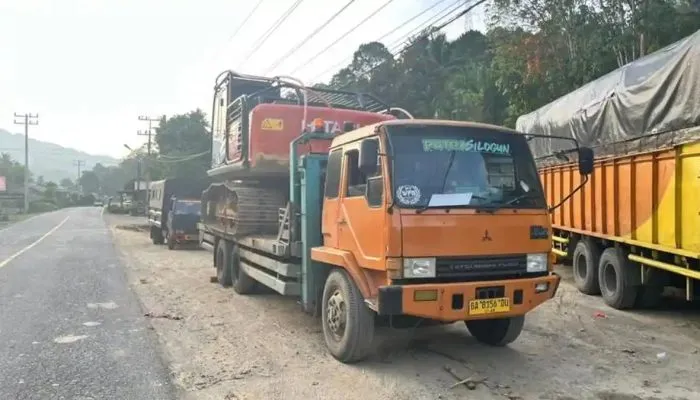 Polda Sumut Amankan 2 Ekskavator, Diduga untuk Tambang Emas Ilegal Di Madina