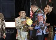 2026 05 03 19 23 01 Wali Kota Malang berjabat tangan