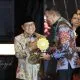 2026 05 03 19 23 01 Wali Kota Malang berjabat tangan