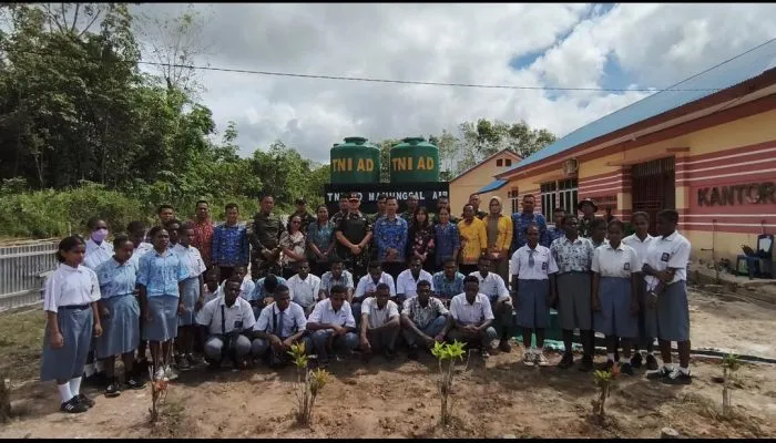 TNI Bangun Sumur Bor di SMK Negeri 2 Mappi, Bantu Penyediaan Air Bersih untuk Siswa