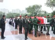 KASAD Berikan Penghormatan Terakhir kepada Jenderal TNI (Purn) Ryamizard Ryacudu di TMP Kalibata