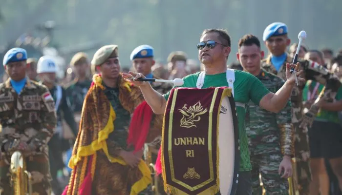 Semarak HUT ke-65 Kostrad : Kasad Lari Bersama 10 Ribu Peserta di Monas