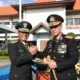 Simbol Soliditas TNI-Polri di Bali, Kapolda Serahkan Potongan Tumpeng pada HUT ke-81 TNI